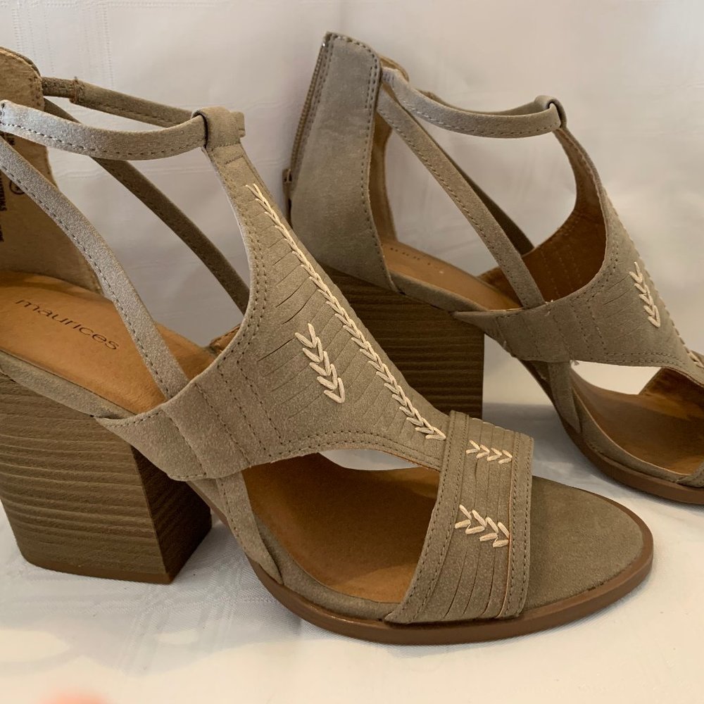 NWOT Maurices ELSY Ladies size 11M Tan Open Toe Heels Sandals with Back Zipper